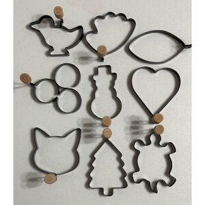 Norpro Non Stick Metal Shaped Cookie Egg Pancake Molds Wood Handle Lot Of 9‎ Pcs